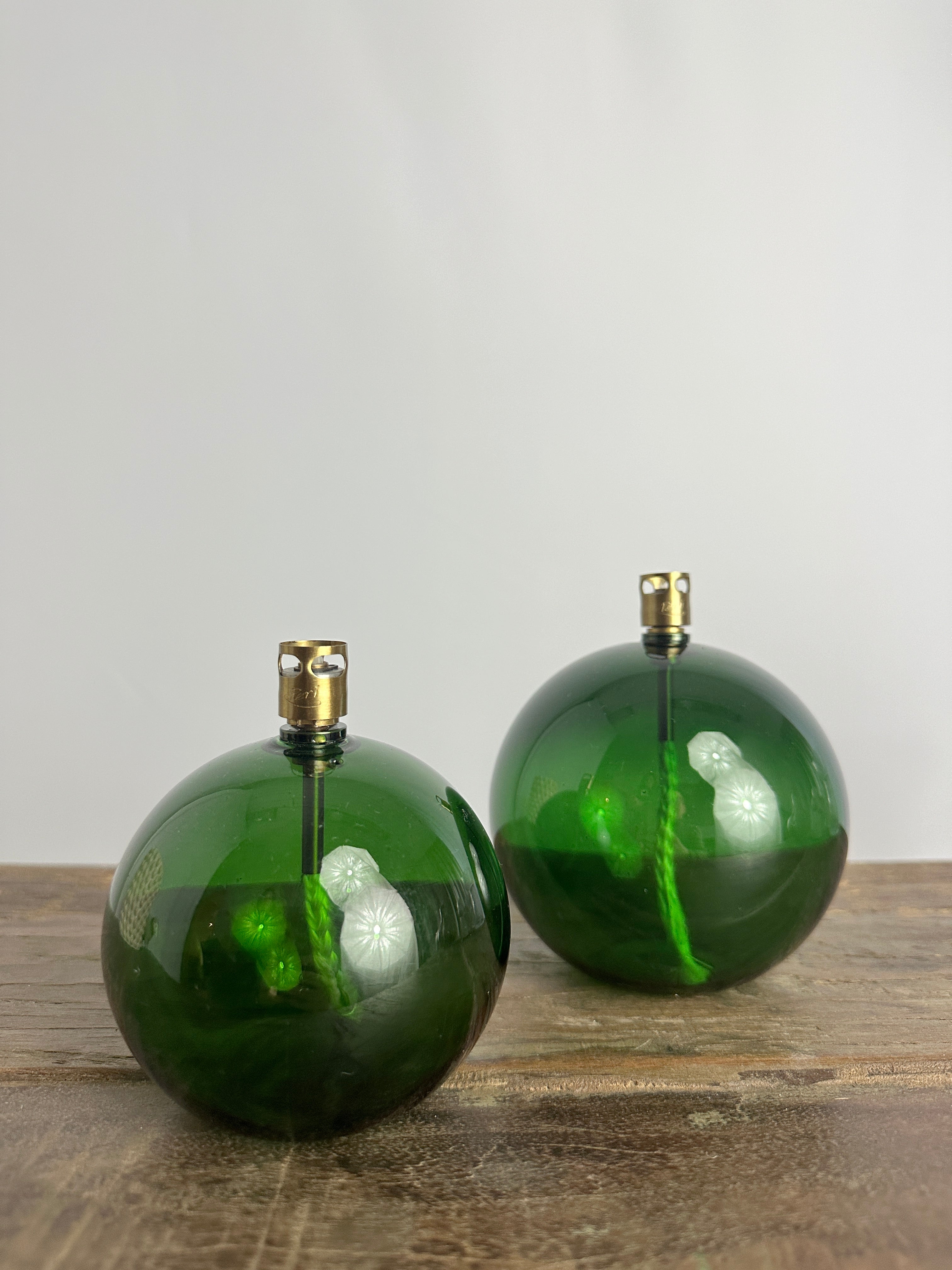 Oljelampa i färgat glas